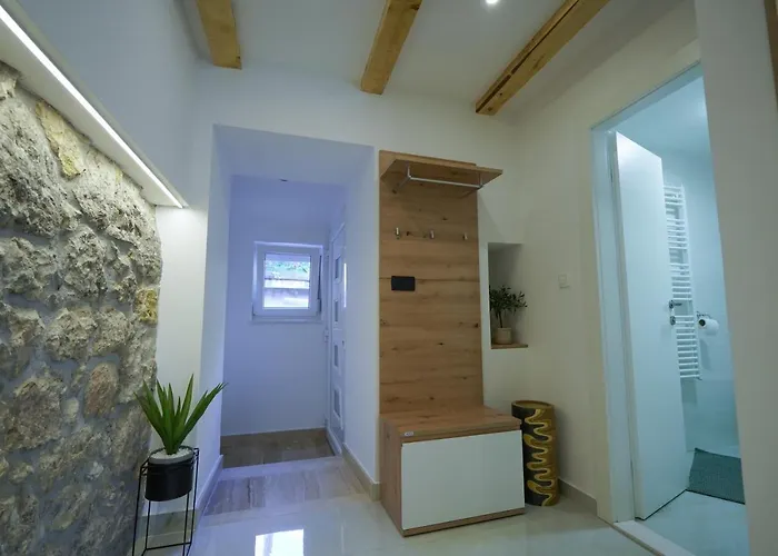 アパート Ispod Ure *