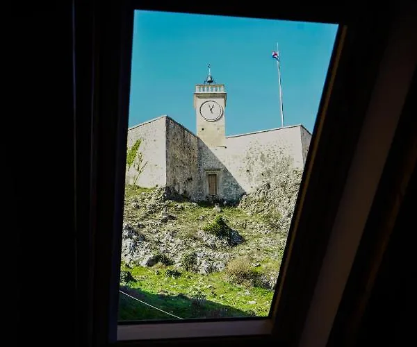 Ispod Ure アパート *