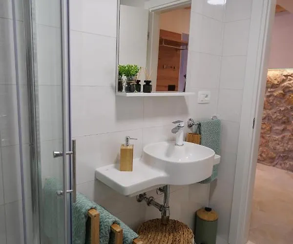 Ispod Ure アパート *