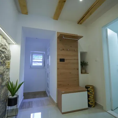 Apartment Ispod Ure *