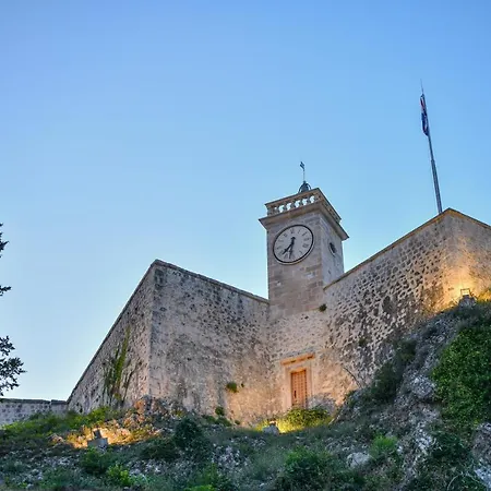 Apartment Ispod Ure Sinj