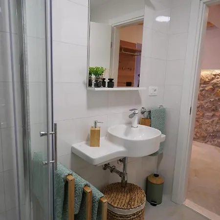 Ispod Ure 아파트 *